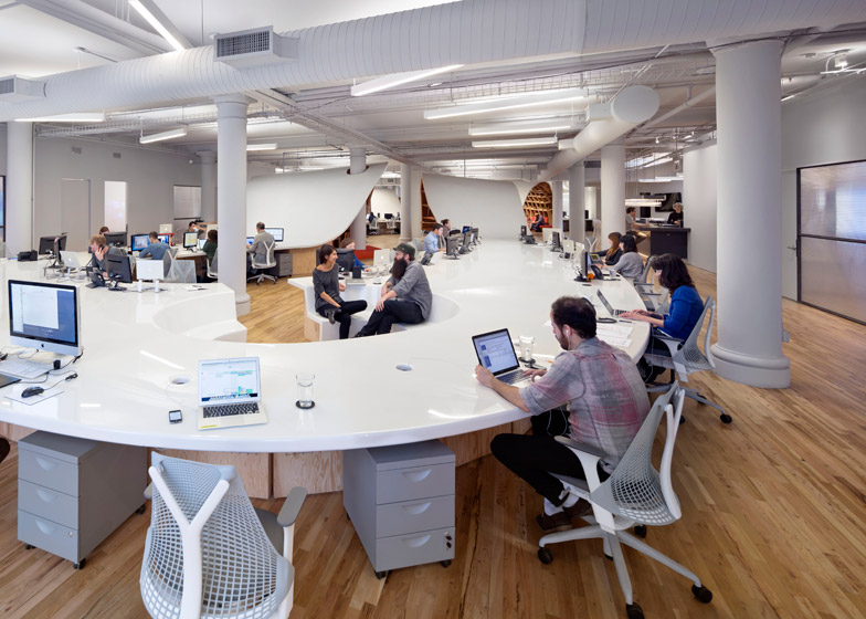 Clive-Wilkinson-Architects-Super-Desk-at-Barbarian-Offices_dezeen_784_3